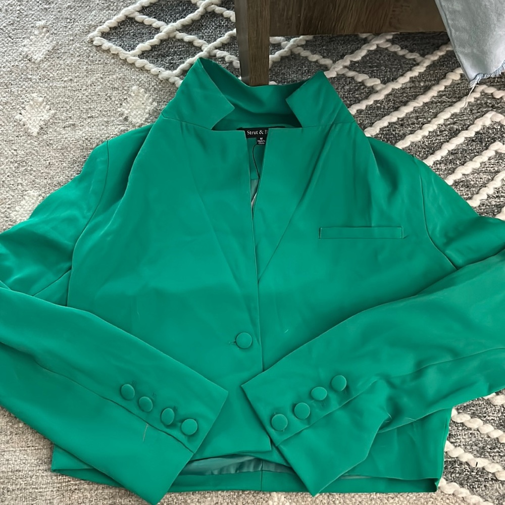 VICI Theresa Crop Blazer in Emerald